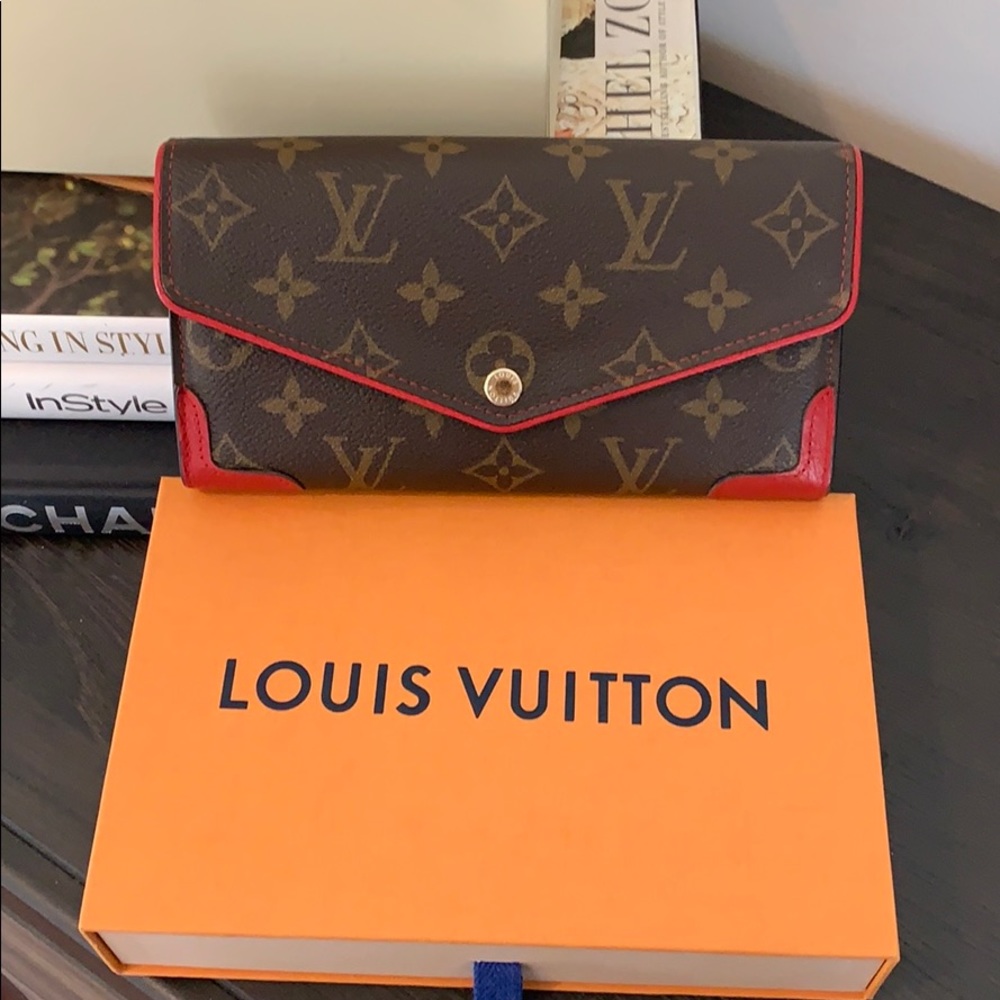 Louis Vuitton Brown and Red Retiro Sarah W…